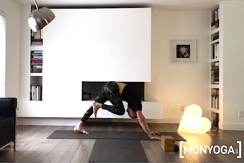 Pratique de Power Yoga pour affiner sa taille et sculpter son corps